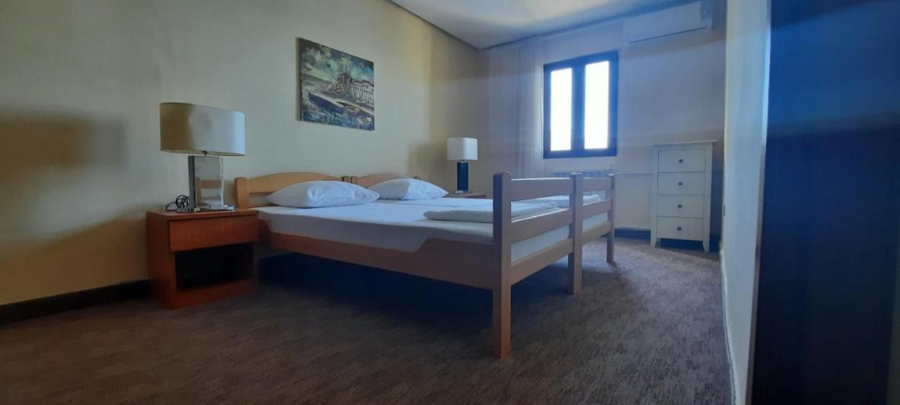 Ambassador Apartments Petrovac Exteriér fotografie