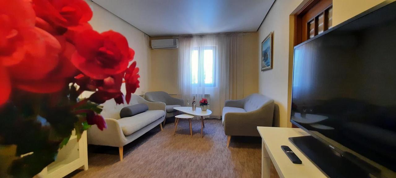 Ambassador Apartments Petrovac Exteriér fotografie